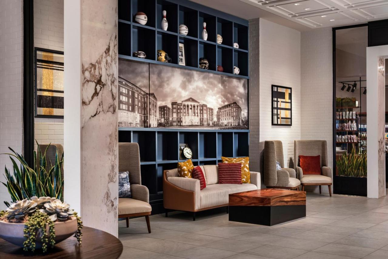 Marriott At Vanderbilt Hotel